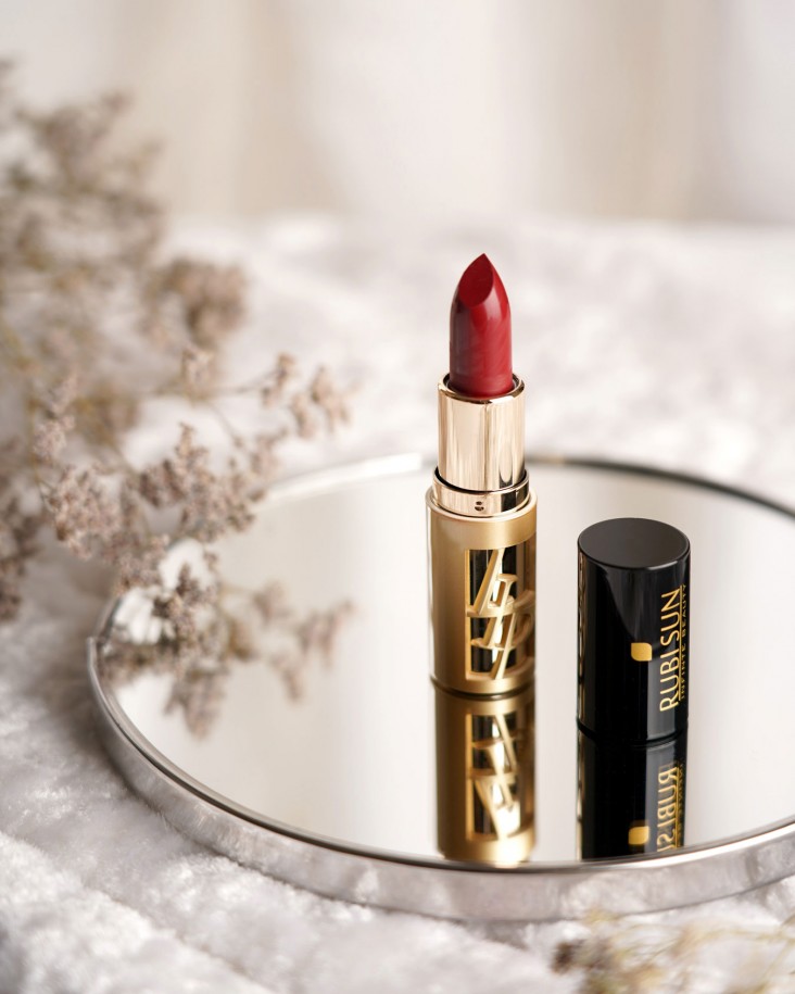 lipstick rouge red